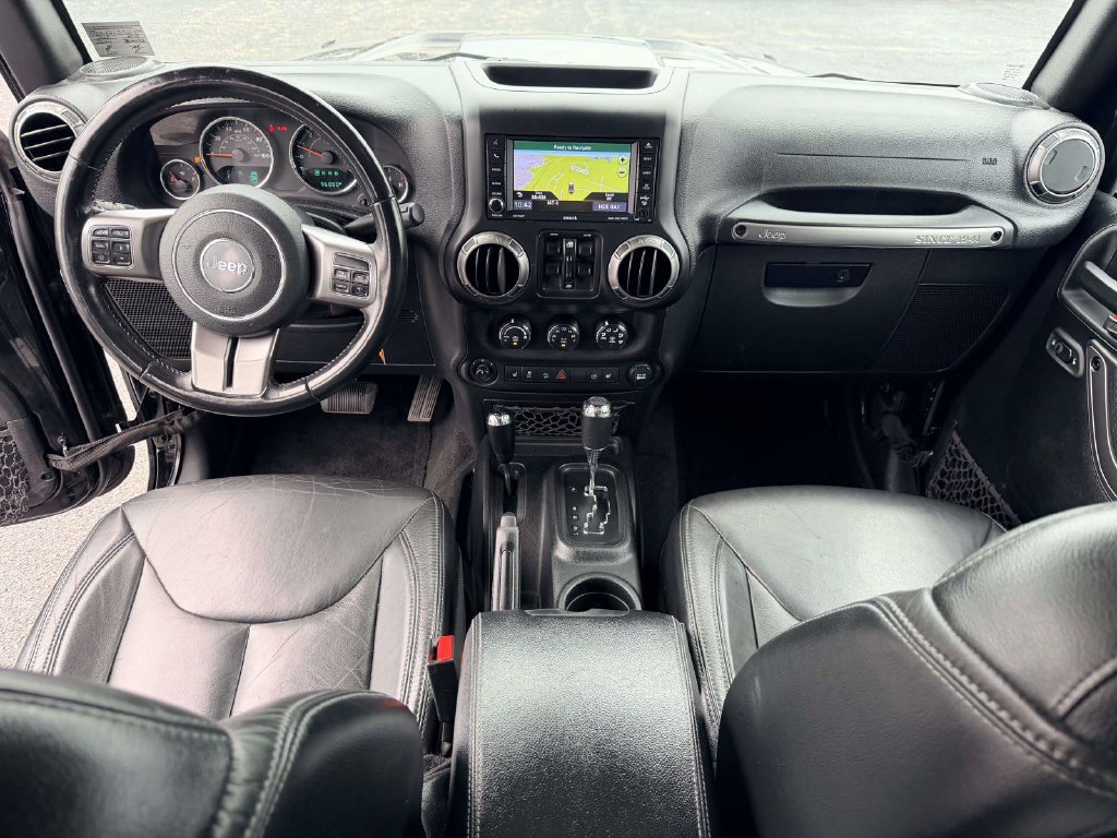 Used 2018 Jeep Wrangler Unlimited Sahara AWD/4WD image 16