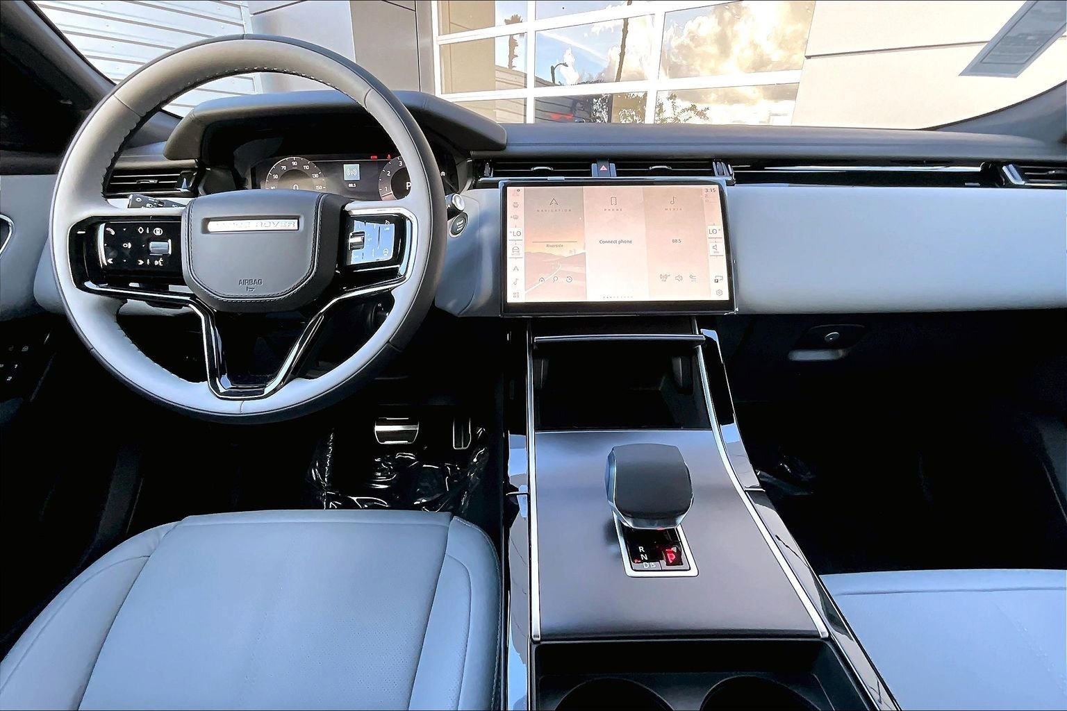 New 2026 Land Rover Range Rover Velar Dynamic SE image 5