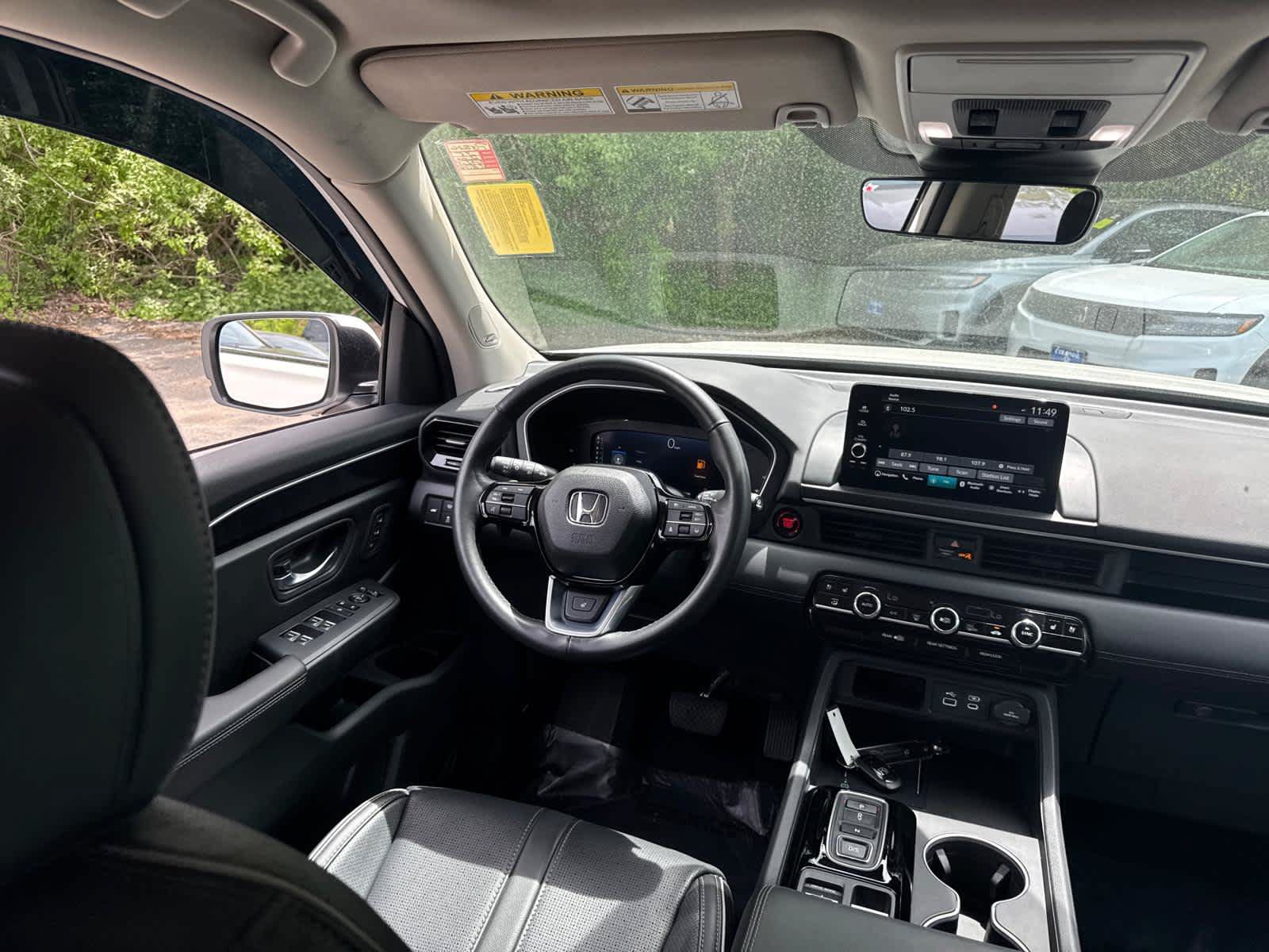 Used 2025 Honda Pilot Elite image 32