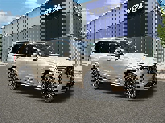 New 2026 Volvo XC90 B5 Plus