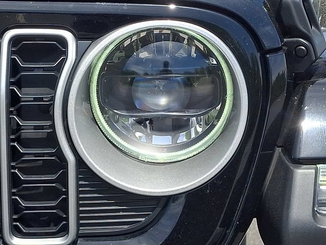 Used 2025 Jeep Wrangler Unlimited Sahara w/ Safety Group AWD/4WD image 9