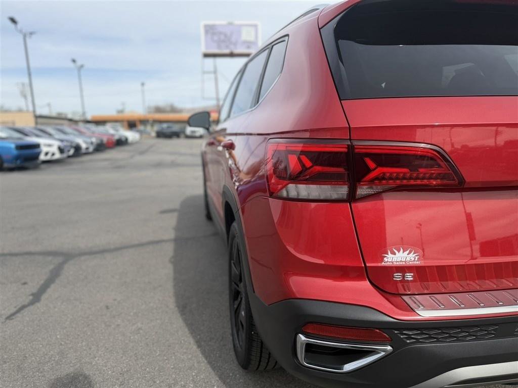 Used 2022 Volkswagen Taos SE image 11