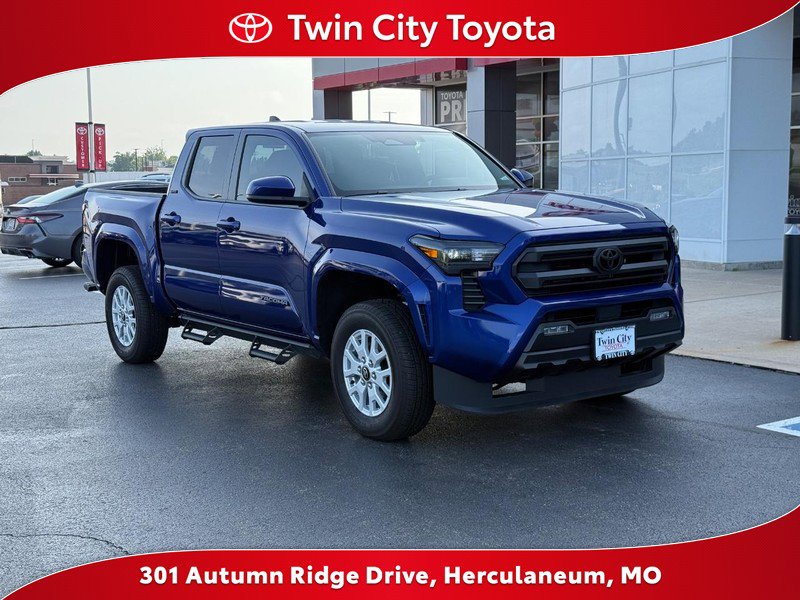 Used 2025 Toyota Tacoma SR5 image 1