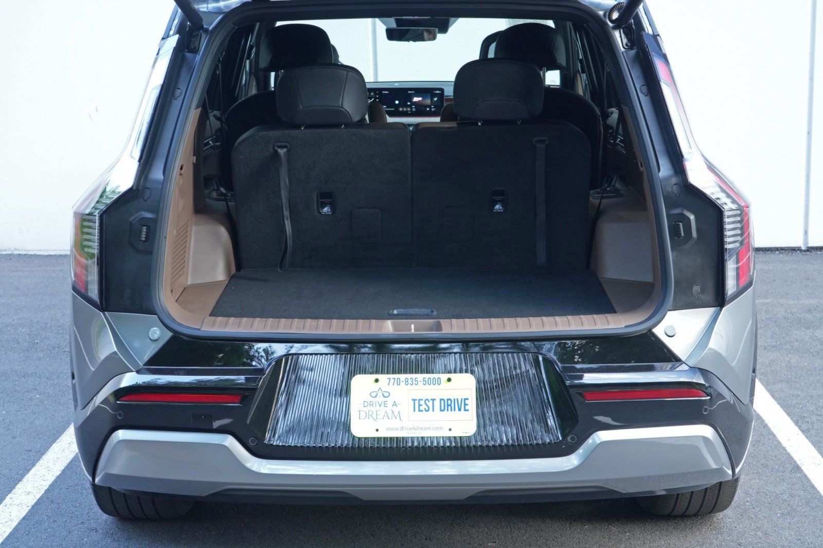 Used 2024 Kia EV9 Land AWD/4WD image 10
