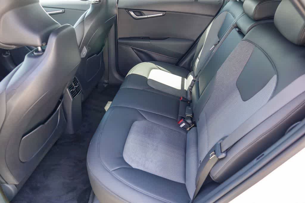 Certified 2024 Kia Niro Wind FWD image 17