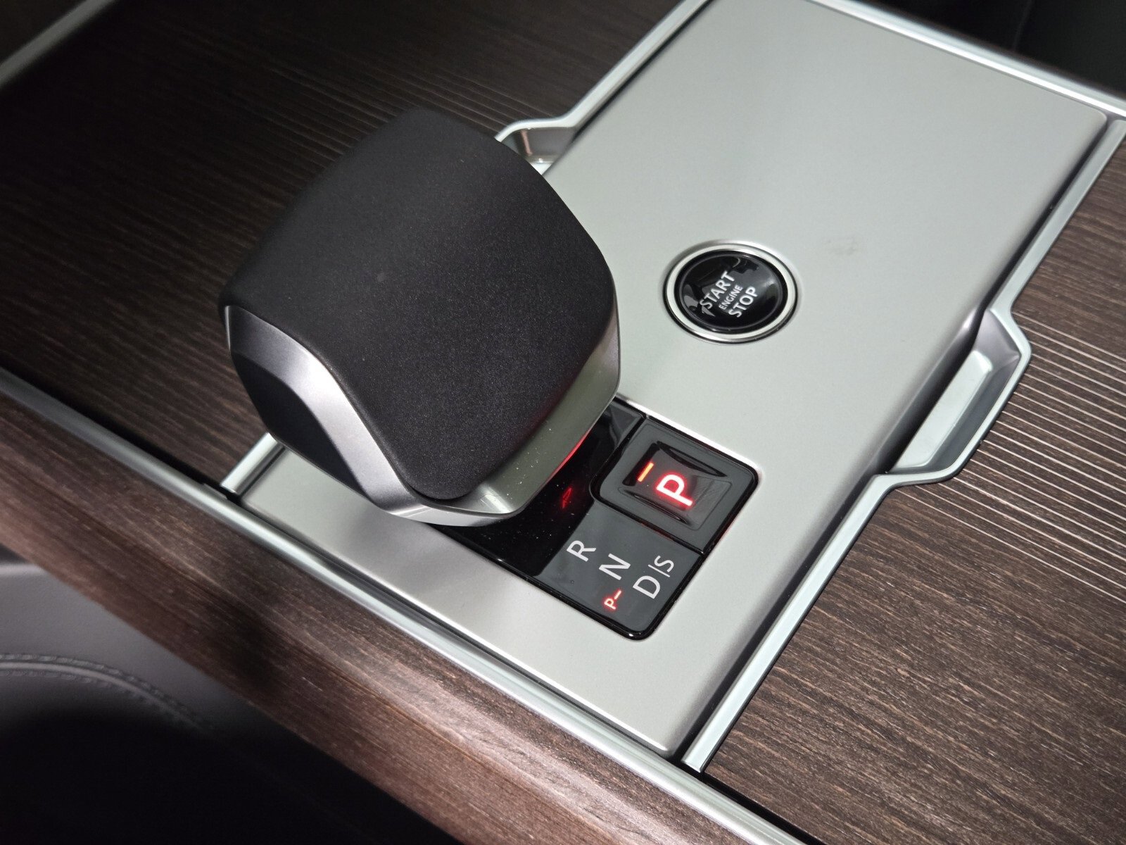 New 2025 Land Rover Range Rover Autobiography image 32