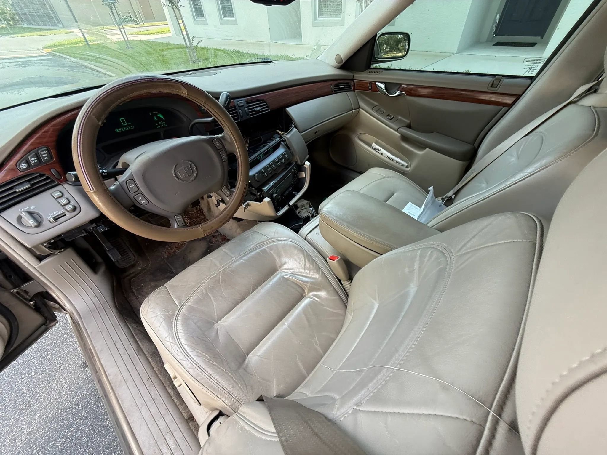 Used 2002 Cadillac De Ville Sedan w/ Comfort/Convenience Pkg image 11