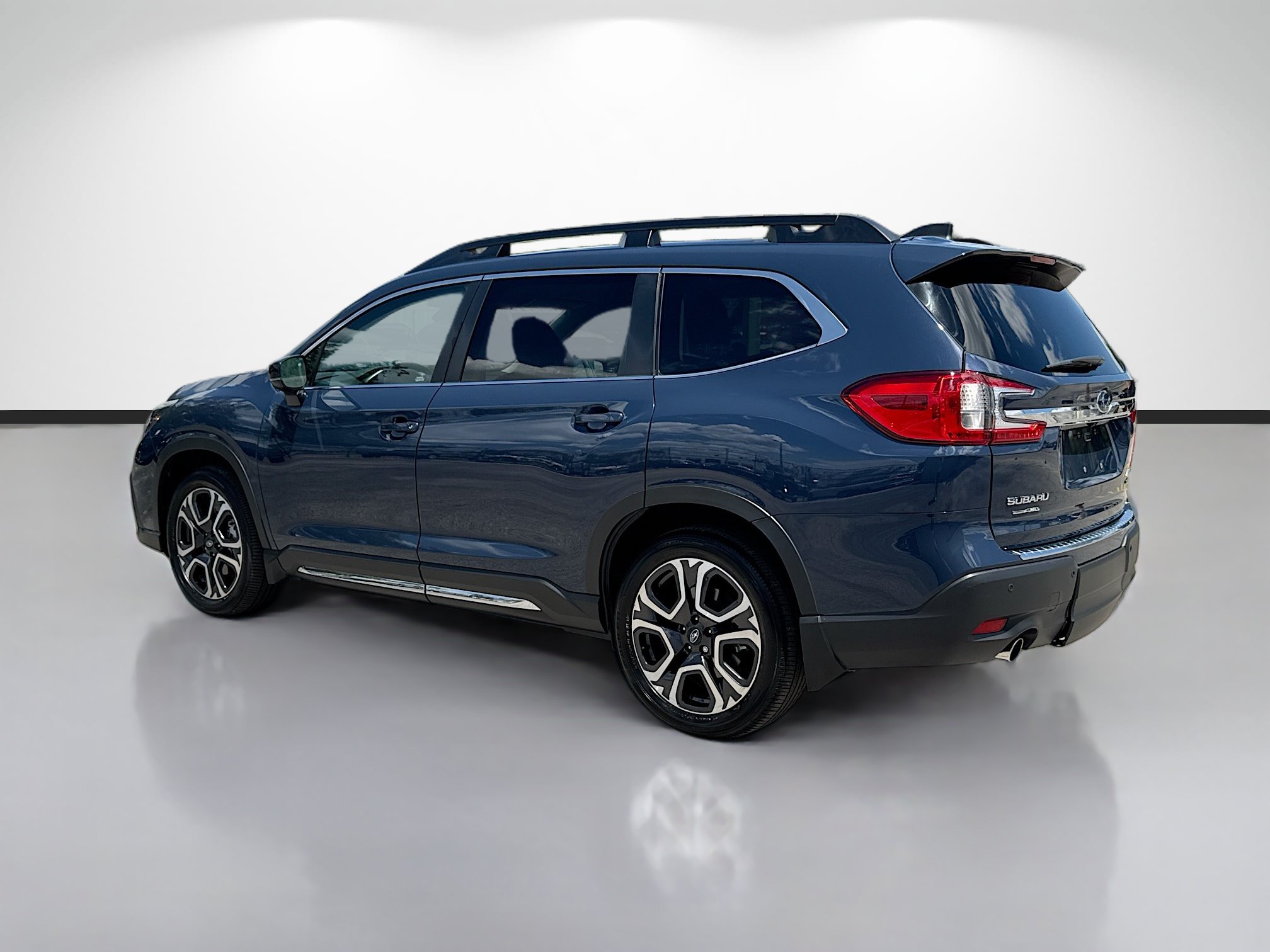 Certified 2024 Subaru Ascent Limited AWD/4WD image 5
