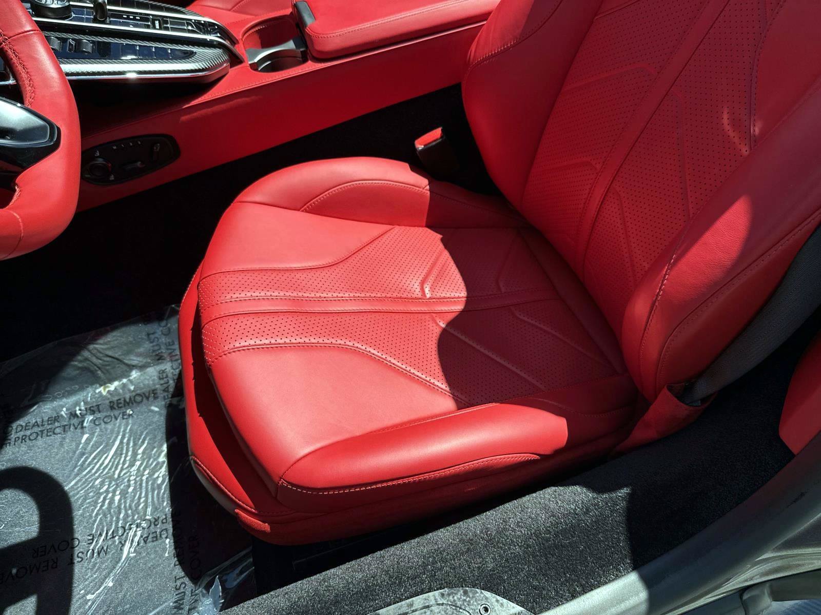 Used 2026 Aston Martin V8 Vantage Coupe RWD image 13