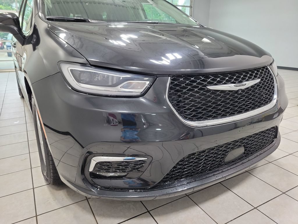 Certified 2023 Chrysler Pacifica Touring-L FWD image 23