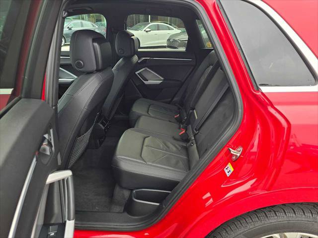 Used 2024 Audi Q3 2.0T Premium Plus w/ Premium Plus Package image 18