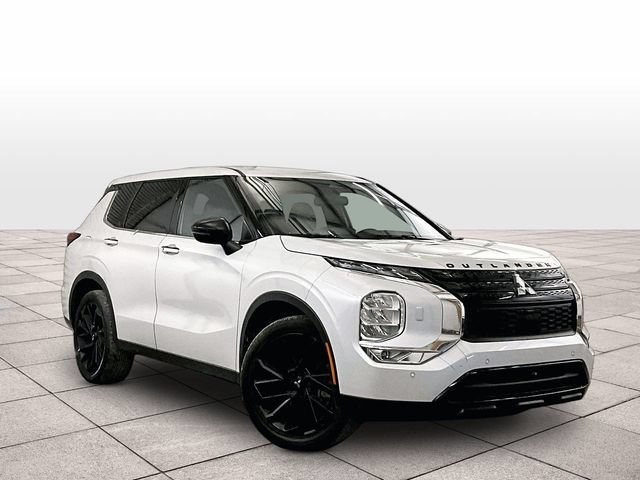 Used 2023 Mitsubishi Outlander SE Black Edition AWD/4WD image 2