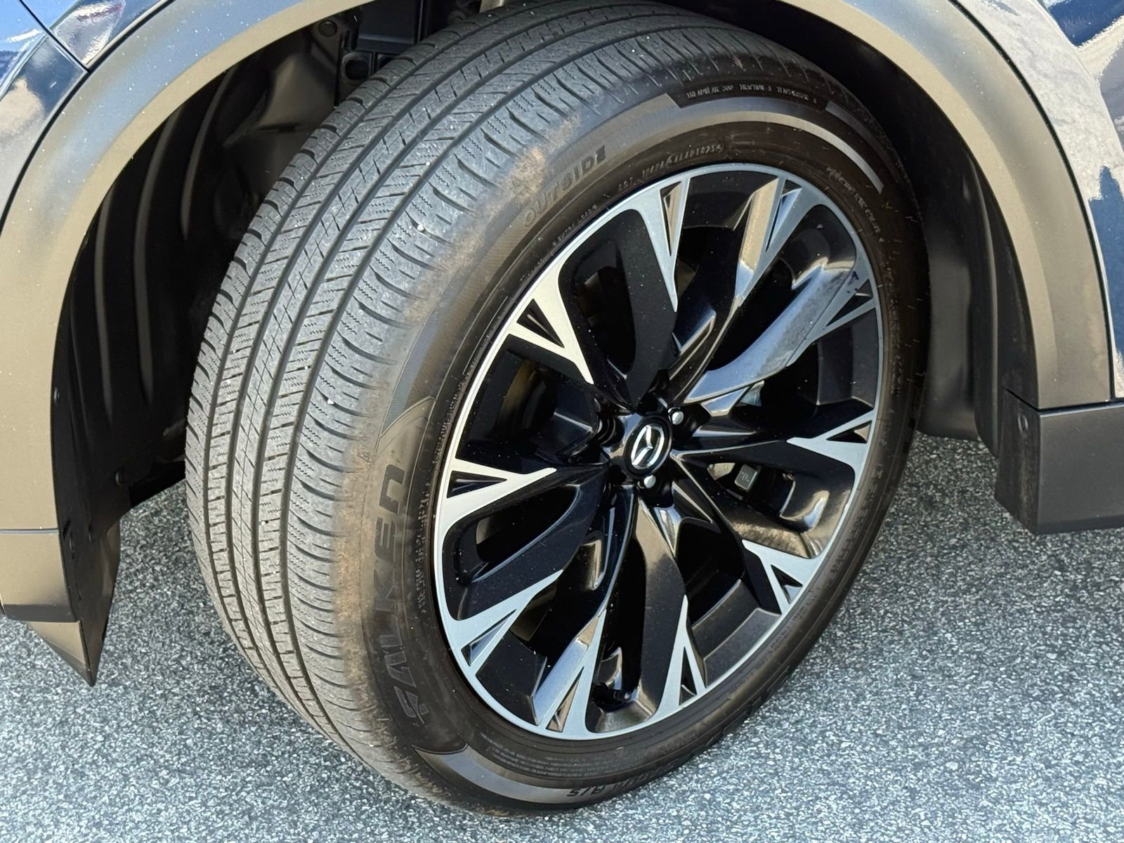 Used 2024 MAZDA CX-90 Plug-In Hybrid w/ Premium Pkg image 18