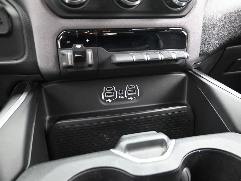 Used 2022 RAM 2500 Big Horn w/ Night Edition AWD/4WD image 18