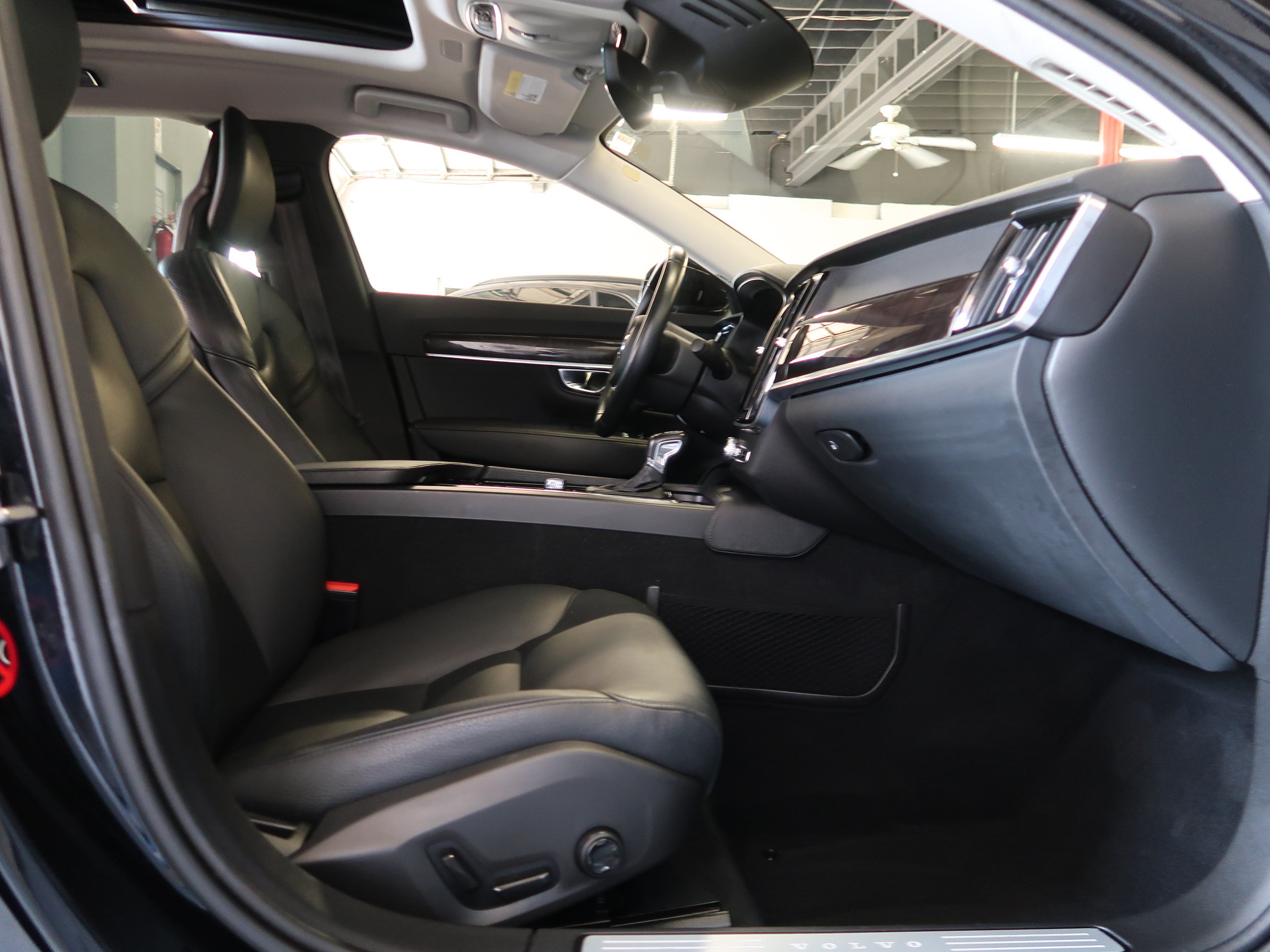 Used 2018 Volvo S90 T6 Momentum AWD/4WD image 29