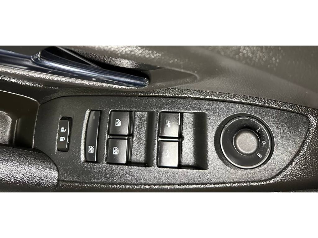 Used 2018 Chevrolet Trax LS FWD image 30