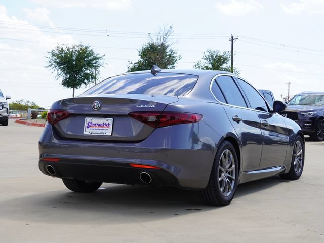 Used 2020 Alfa Romeo Giulia RWD image 9