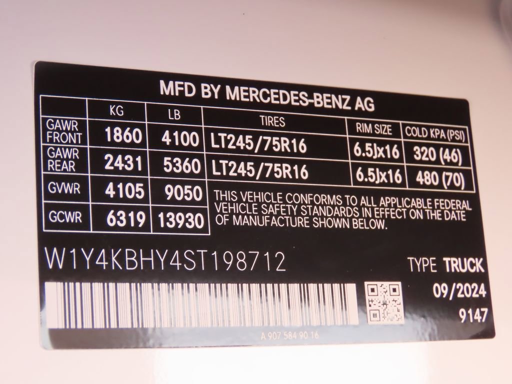 Used 2025 Mercedes-Benz Sprinter 2500 image 31