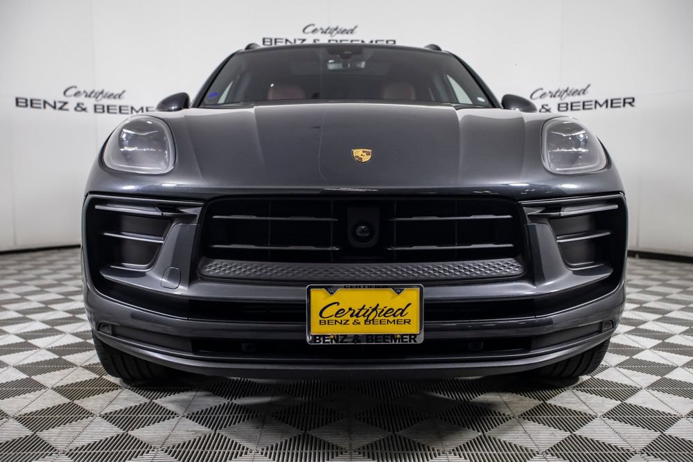 Used 2024 Porsche Macan w/ Premium Plus Package AWD/4WD image 3