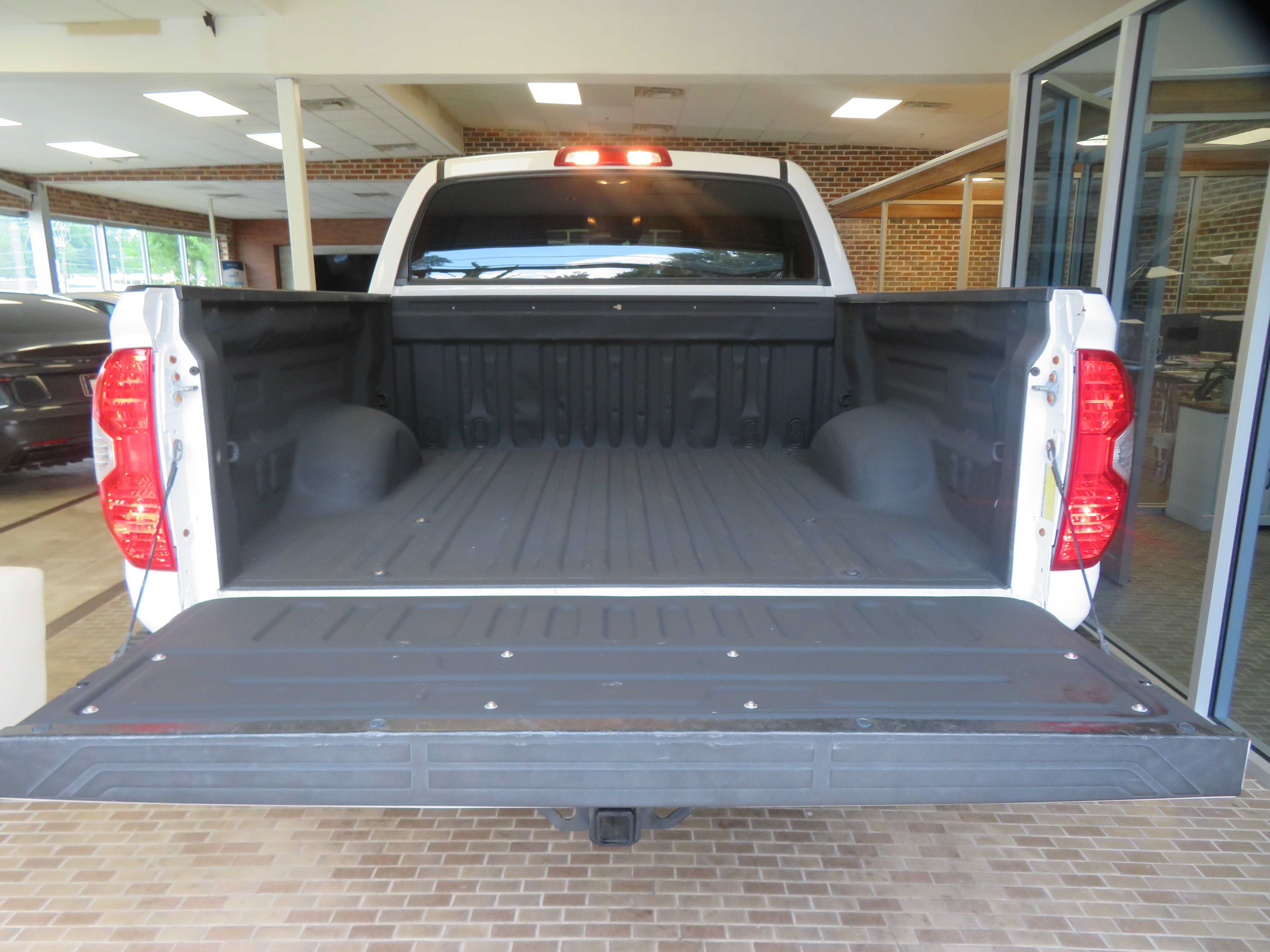 Used 2018 Toyota Tundra SR5 w/ SR5 Upgrade Package AWD/4WD image 50