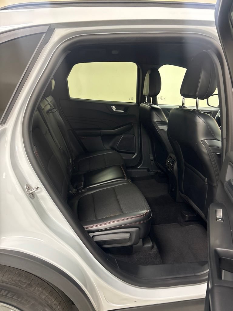 Used 2025 Ford Escape ST-Line Select AWD/4WD image 28