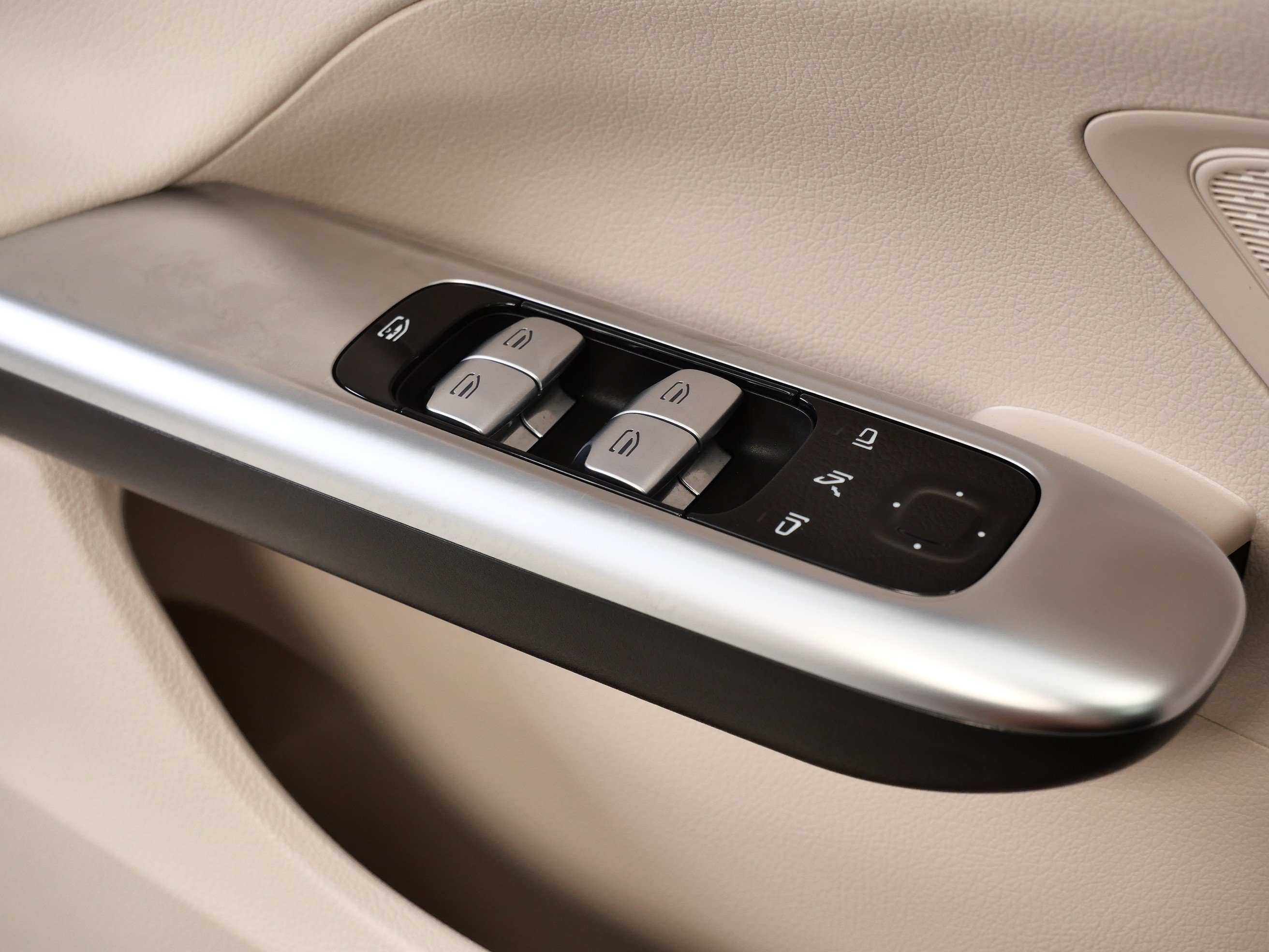 Certified 2023 Mercedes-Benz C 300 4MATIC Sedan image 33