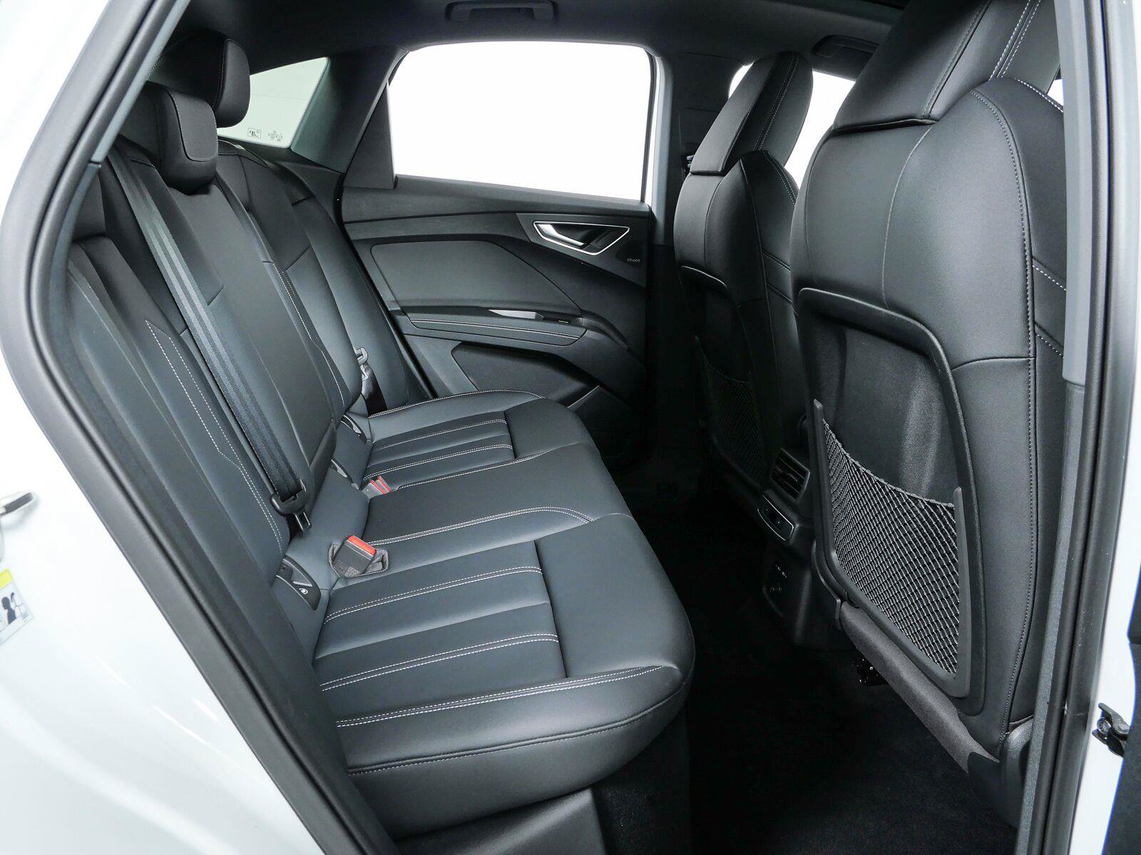 Used 2024 Audi Q4 e-tron Premium Plus w/ Premium Plus AWD/4WD image 23