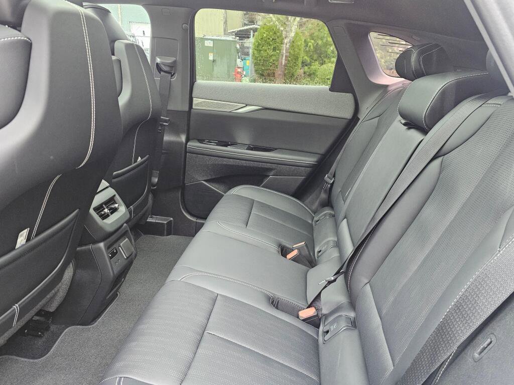 New 2026 Cadillac Optiq Luxury 2 image 18