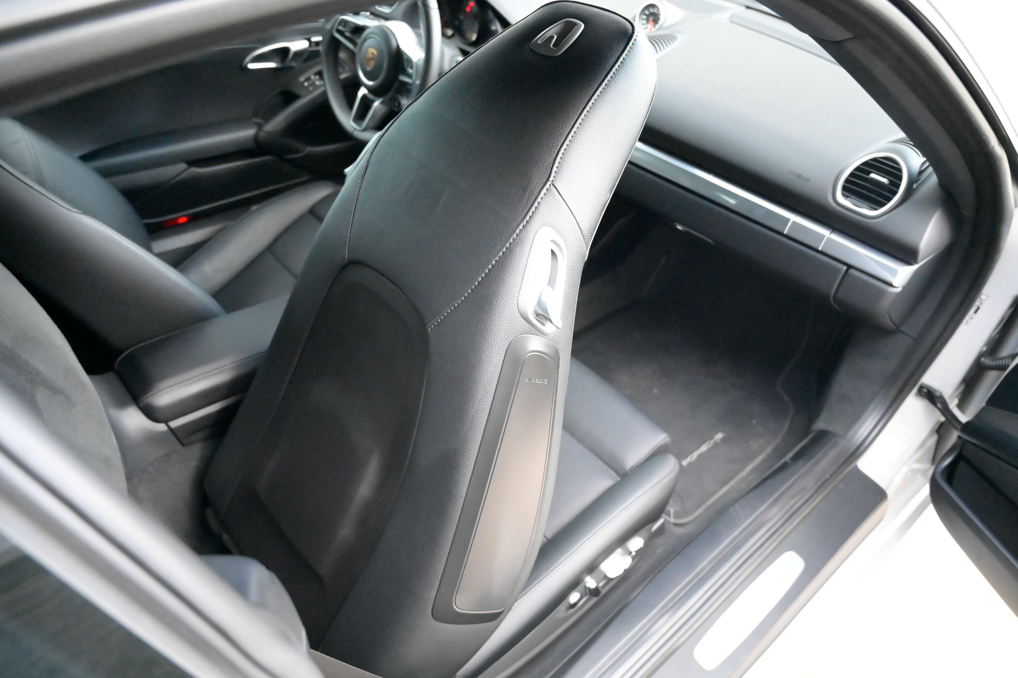 Used 2019 Porsche 718 Cayman S image 42