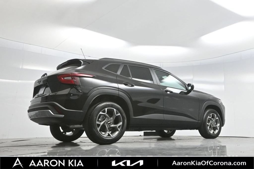 Used 2026 Chevrolet Trax LT w/ Sunroof Package FWD image 71