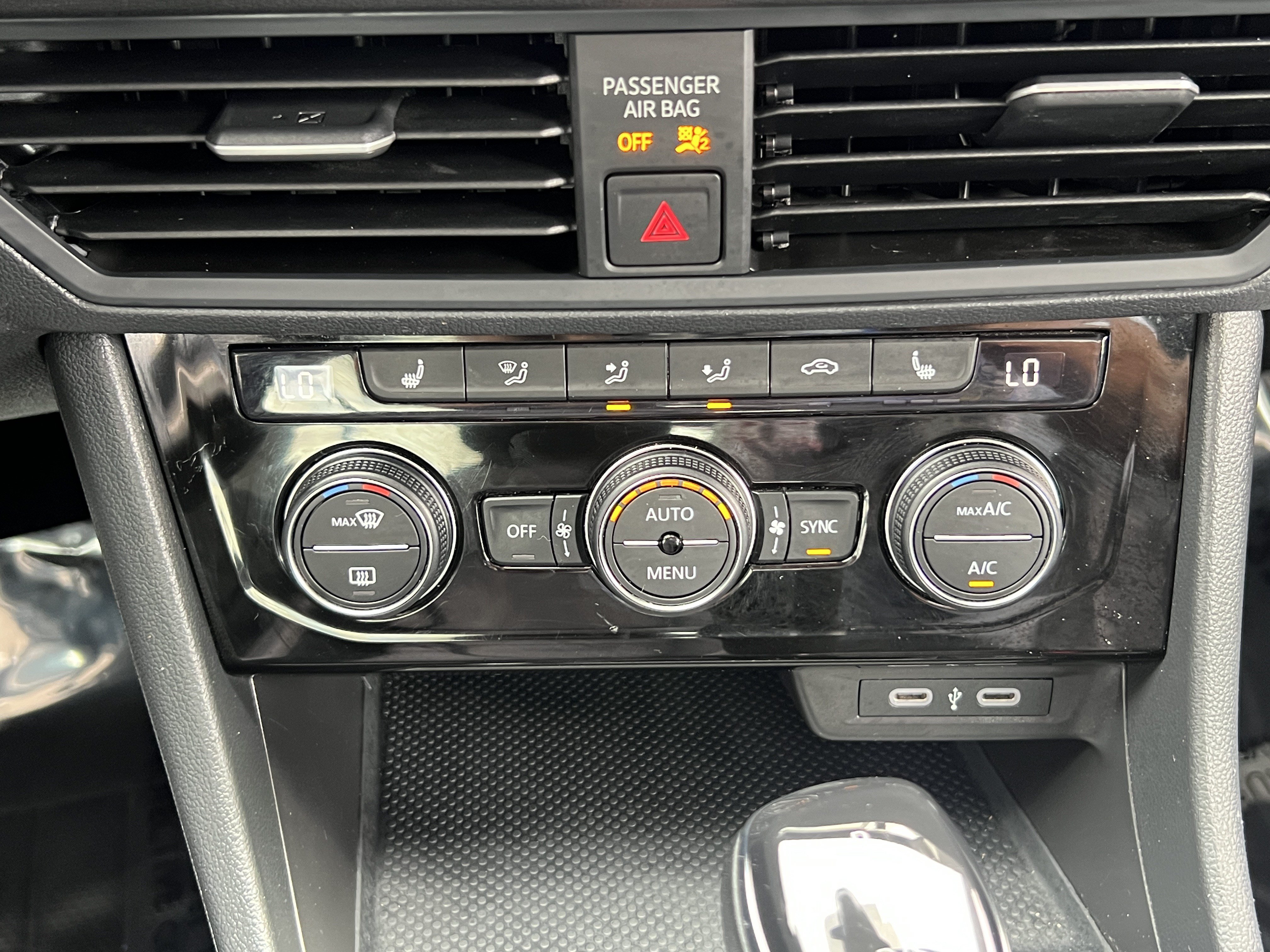 Used 2024 Volkswagen Jetta SE FWD image 29
