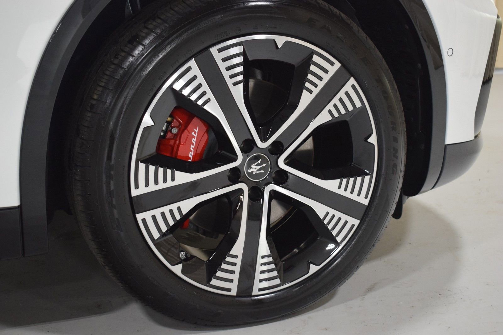 New 2025 Maserati Grecale Folgore AWD/4WD image 19
