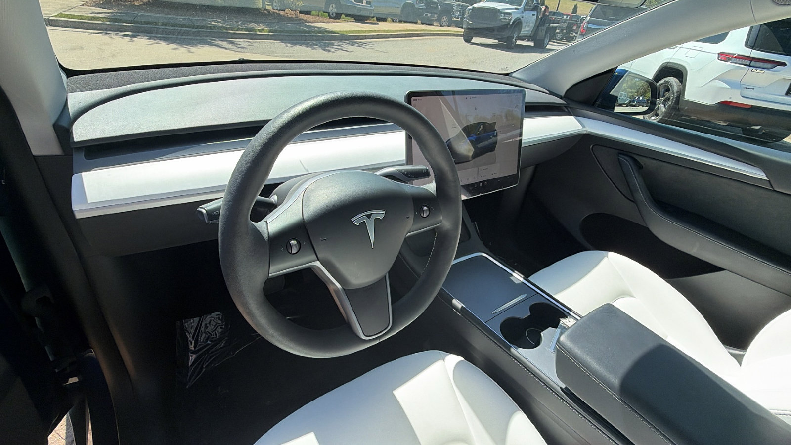 Used 2023 Tesla Model Y Long Range image 25