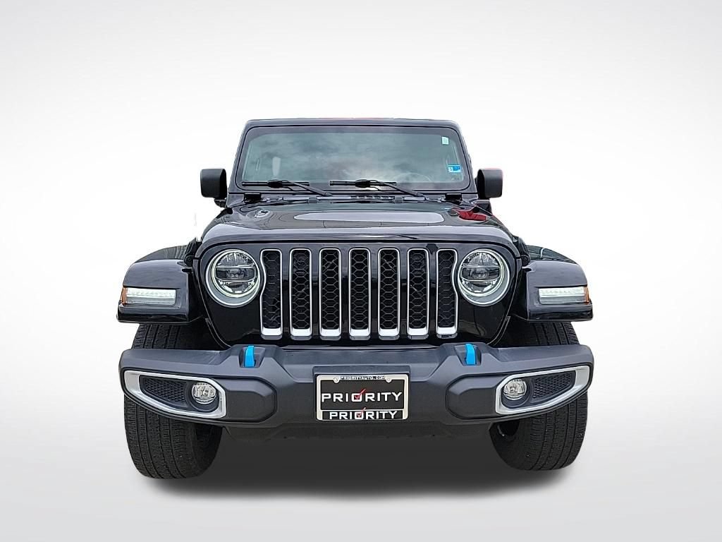 Used 2022 Jeep Wrangler Unlimited Sahara w/ Cold Weather Group AWD/4WD image 9