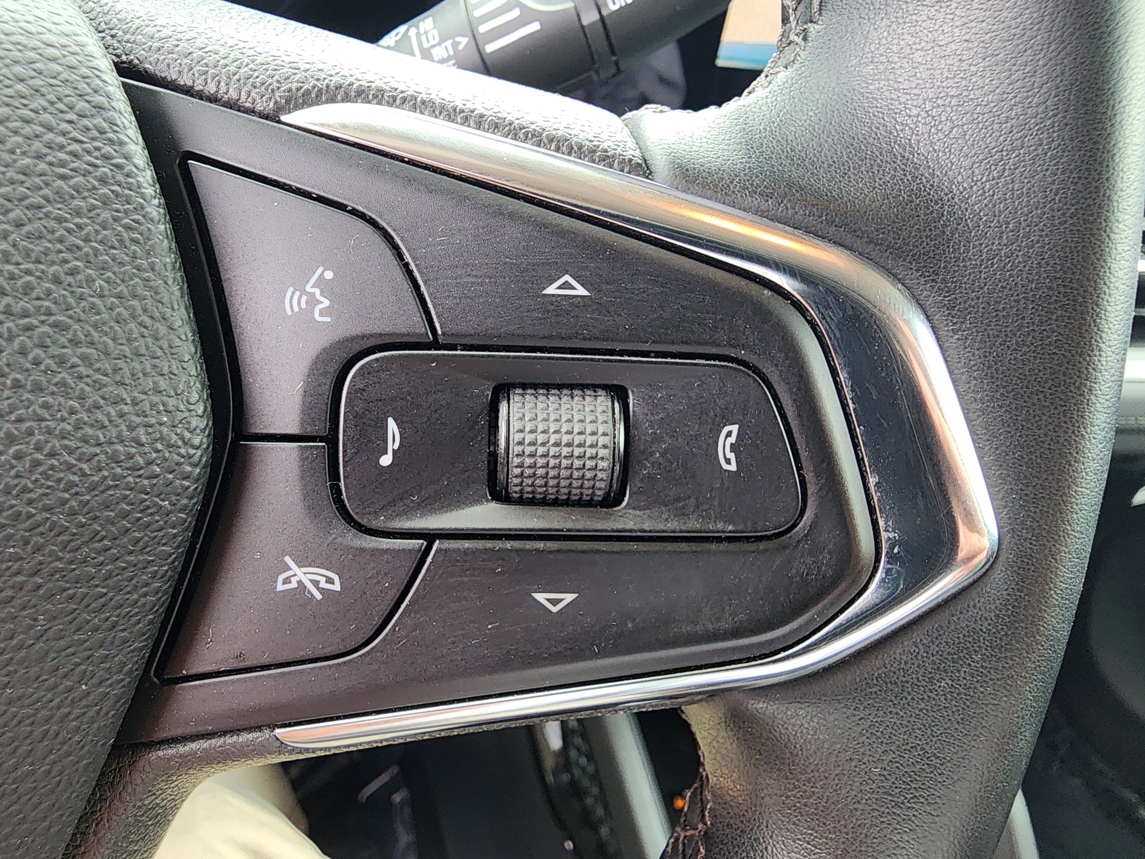 Used 2024 Chevrolet TrailBlazer LT w/ Convenience Package FWD image 24