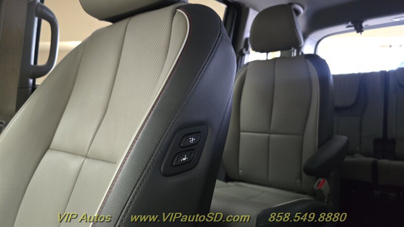 Used 2017 Kia Sedona SX FWD image 26