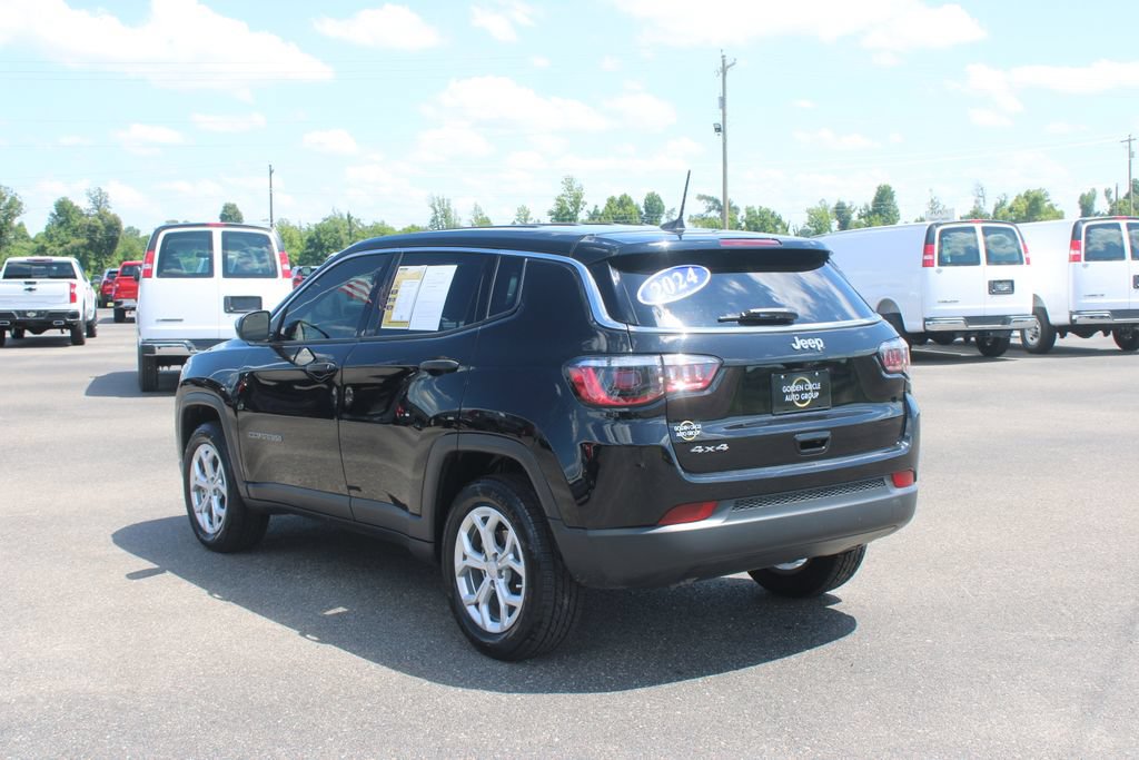 Used 2024 Jeep Compass Sport AWD/4WD image 7