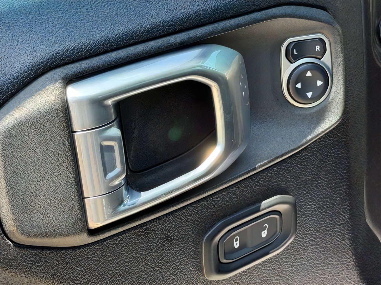 Used 2021 Jeep Gladiator Sport AWD/4WD image 17