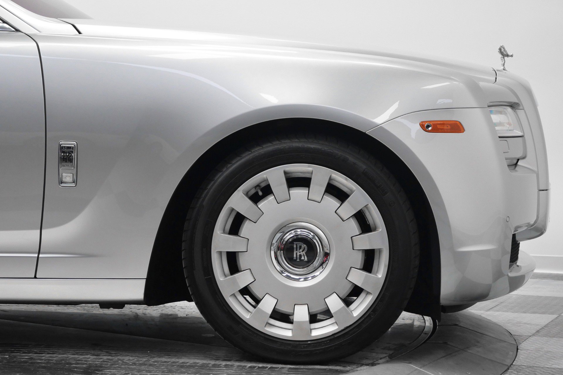 Used 2013 Rolls-Royce Ghost RWD image 51