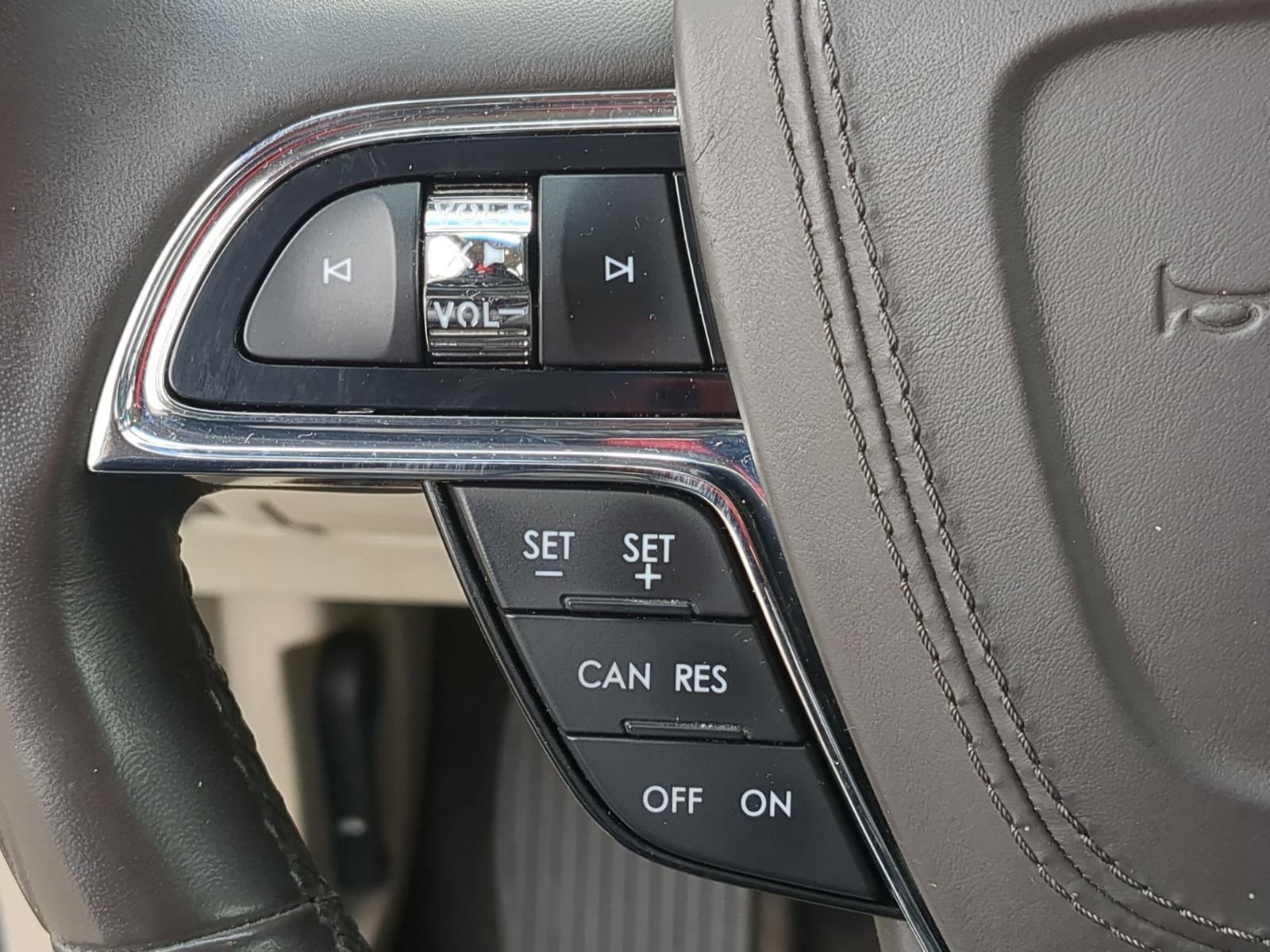 Used 2017 Lincoln Continental Reserve w/ Climate Package image 29