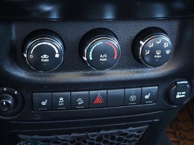 Used 2017 Jeep Wrangler Unlimited Sahara w/ Connectivity Group AWD/4WD image 19