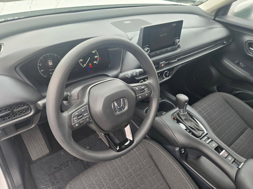 Certified 2025 Honda HR-V LX image 11