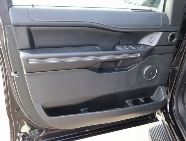 Used 2019 Ford Expedition Max XLT image 18