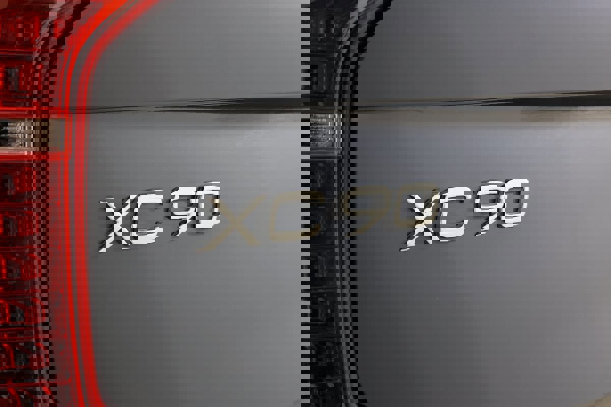 Used 2023 Volvo XC90 T8 Ultimate image 17