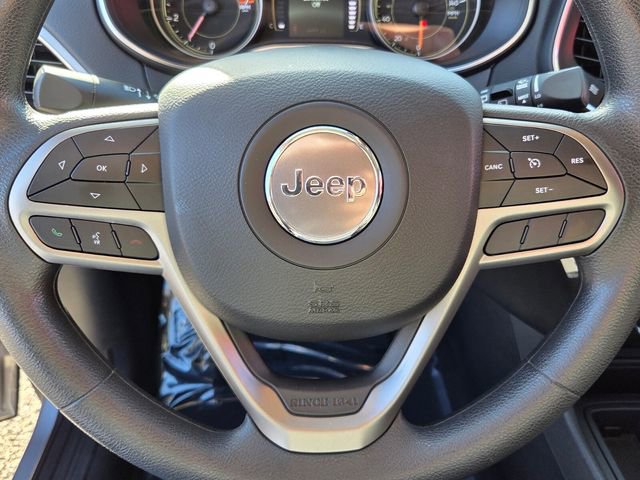 Used 2021 Jeep Cherokee Latitude w/ Mopar Interior Package image 26