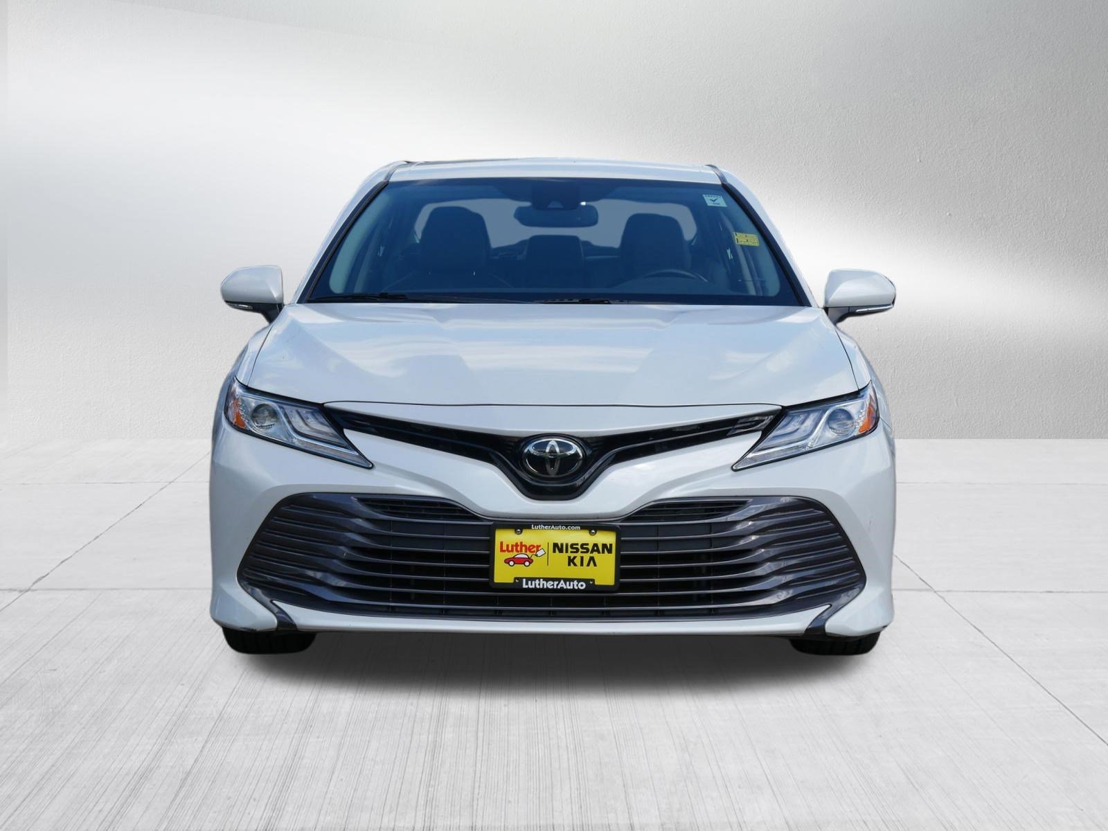 Used 2019 Toyota Camry XLE FWD video 2
