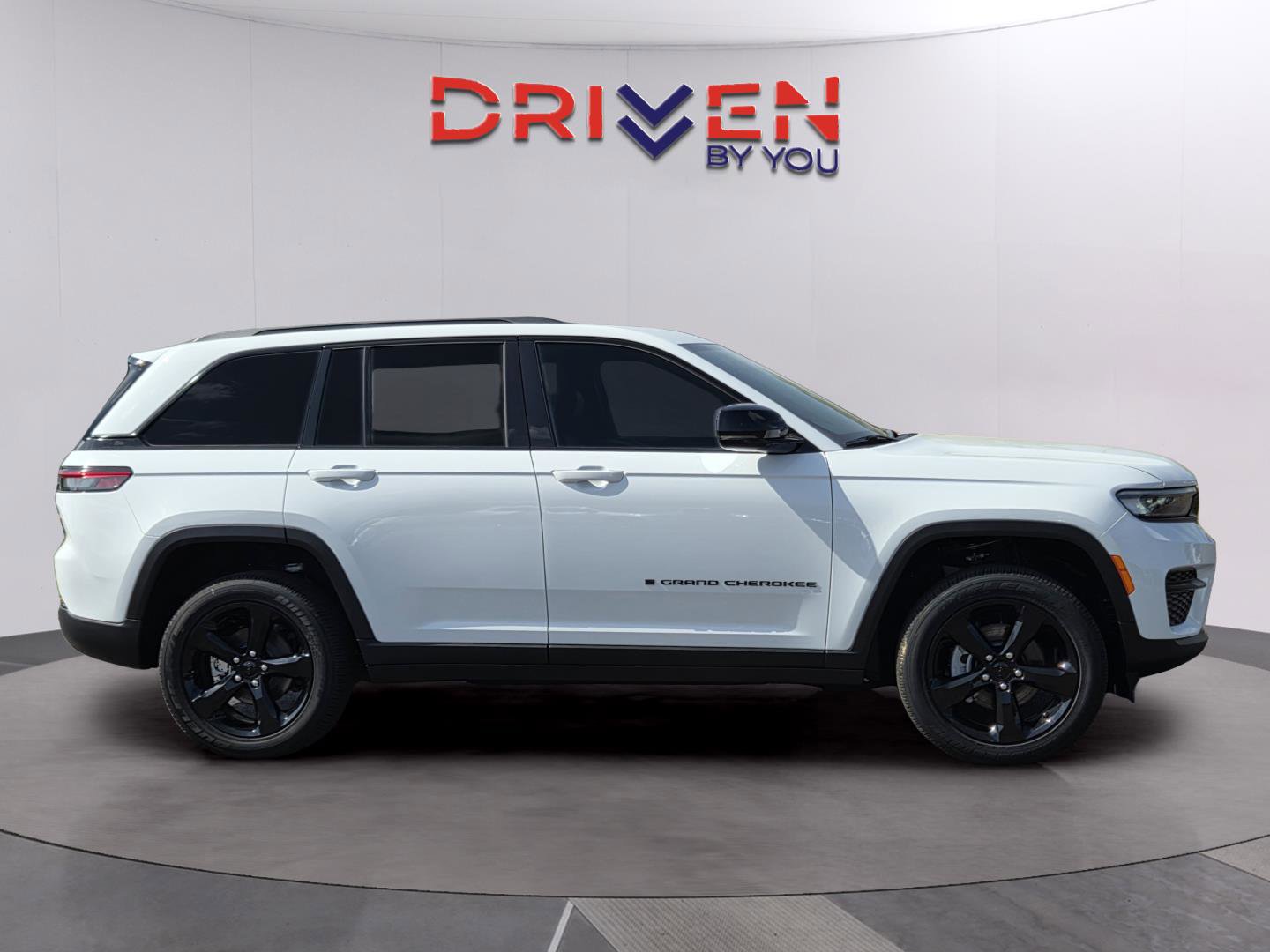 New 2025 Jeep Grand Cherokee Altitude RWD image 6