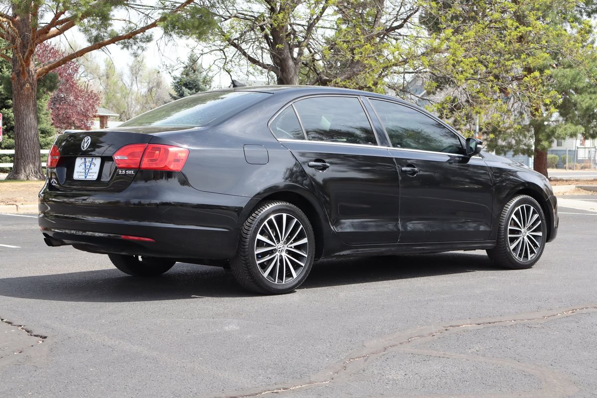 Used 2012 Volkswagen Jetta SEL FWD image 5