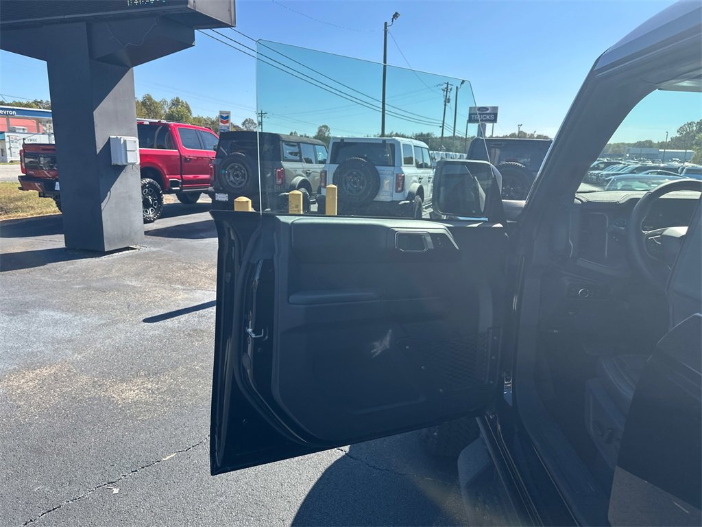 New 2025 Ford Bronco Badlands image 16