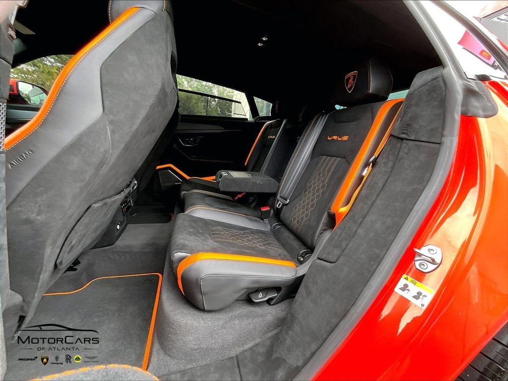 Used 2023 Lamborghini Urus Performante AWD/4WD image 21